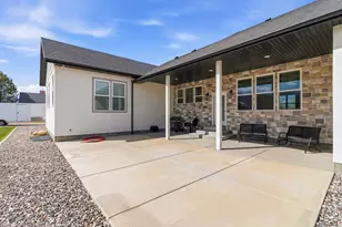 886 N 300 E, Spring City, UT 84662 - Photo 9