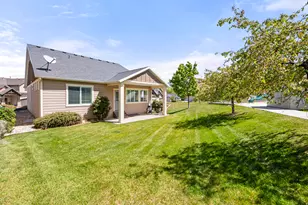 306 E Bella Vida Dr, North Salt Lake, UT 84054 - Photo 37
