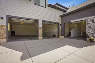208 E Parkway Cir N, North Salt Lake, UT 84054 - Photo 37
