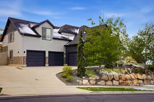 208 E Parkway Cir N, North Salt Lake, UT 84054 - Photo 3