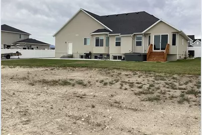 796 W Cherry Orchard Ln, Grantsville, UT 84029 - Photo 3