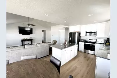 796 W Cherry Orchard Ln, Grantsville, UT 84029 - Photo 7