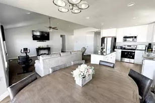 796 W Cherry Orchard Ln, Grantsville, UT 84029 - Photo 5