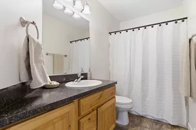 2082 N Evans Cove Loop W, Layton, UT 84041 - Photo 21