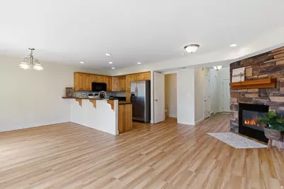 2082 N Evans Cove Loop W, Layton, UT 84041 - Photo 9