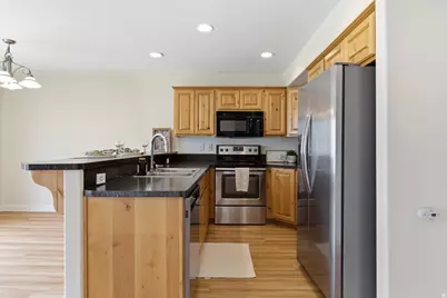 2082 N Evans Cove Loop W, Layton, UT 84041 - Photo 11