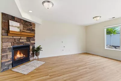 2082 N Evans Cove Loop W, Layton, UT 84041 - Photo 5