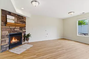 2082 N Evans Cove Loop W, Layton, UT 84041 - Photo 5