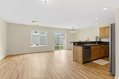 2082 N Evans Cove Loop W, Layton, UT 84041 - Photo 7