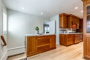 2390 E Bernadine Dr, Salt Lake City, UT 84109 - Photo 21