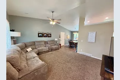 559 E 400 S, Preston, ID 83263 - Photo 3