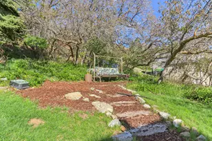 2686 E Bonneville Terrace Dr, Ogden, UT 84403 - Photo 33