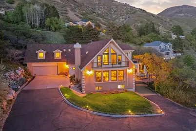 2686 E Bonneville Terrace Dr, Ogden, UT 84403 - Photo 7
