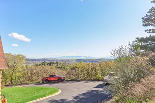 2686 E Bonneville Terrace Dr, Ogden, UT 84403 - Photo 27