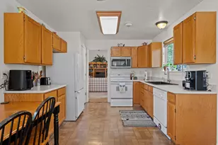 932 N 1760 W, Provo, UT 84604 - Photo 7