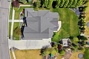 1229 W Peacock Midge Dr S, Bluffdale, UT 84065 - Photo 61