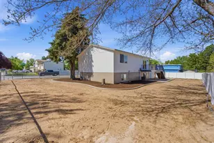 627 E Hilo St, Sandy, UT 84070 - Photo 15
