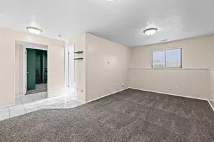 5896 S 3950 W, Roy, UT 84067 - Photo 17