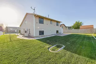5896 S 3950 W, Roy, UT 84067 - Photo 25