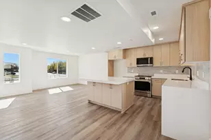 256 N Main St, Bountiful, UT 84010 - Photo 5
