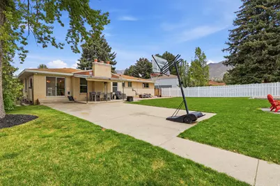 2508 E Robidoux Rd S, Sandy, UT 84093 - Photo 9
