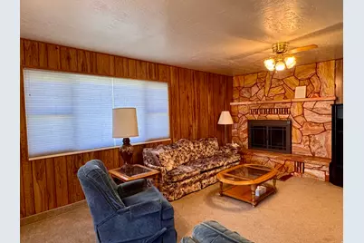 160 W 300 N, Fillmore, UT 84631 - Photo 3