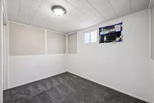 195 E 100 N, Bountiful, UT 84010 - Photo 31
