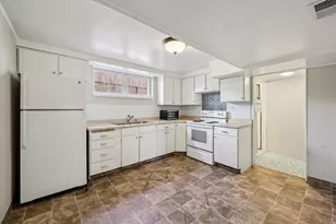 195 E 100 N, Bountiful, UT 84010 - Photo 35