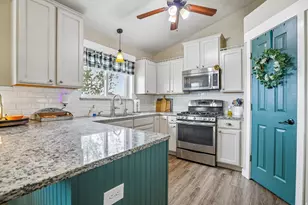 2464 E Autumn Dr, Eagle Mountain, UT 84005 - Photo 11