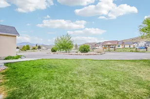 2464 E Autumn Dr, Eagle Mountain, UT 84005 - Photo 45