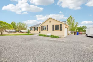2464 E Autumn Dr, Eagle Mountain, UT 84005 - Photo 7