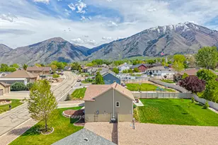 29 W Magellan Ln, Elk Ridge, UT 84651 - Photo 31
