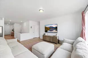 7118 W Owens View Way, West Jordan, UT 84081 - Photo 5