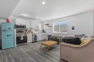 6631 W Terrace Top Ln, West Jordan, UT 84081 - Photo 17
