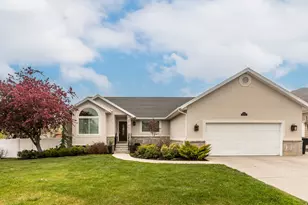 2537 E Cupecoy Dr, Cottonwood Heights, UT 84121 - Photo 3