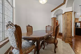10637 S Crescent Bend Dr, Sandy, UT 84070 - Photo 17