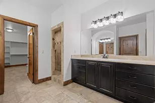 10637 S Crescent Bend Dr, Sandy, UT 84070 - Photo 23