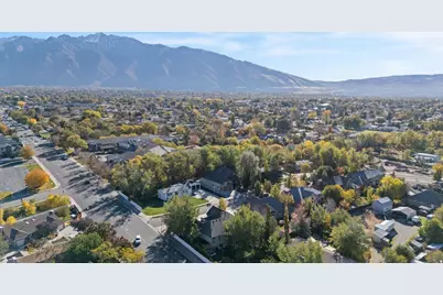 10637 S Crescent Bend Dr, Sandy, UT 84070 - Photo 37