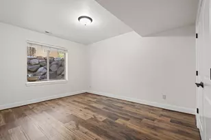 10637 S Crescent Bend Dr, Sandy, UT 84070 - Photo 35