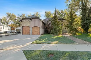 10637 S Crescent Bend Dr, Sandy, UT 84070 - Photo 5