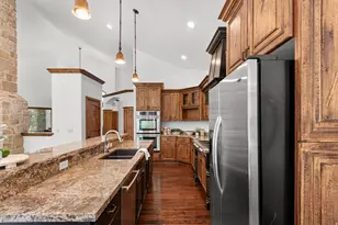10637 S Crescent Bend Dr, Sandy, UT 84070 - Photo 13