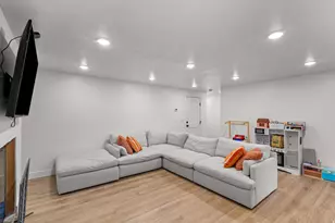 1209 N 950 E, Bountiful, UT 84010 - Photo 47