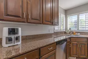 13537 S Palawan Way W, Riverton, UT 84065 - Photo 3