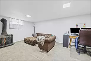 5476 S 2100 W, Roy, UT 84067 - Photo 17