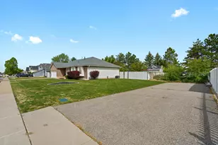 1848 W 1520 N, Clinton, UT 84015 - Photo 33