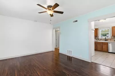 3855 Grandview Dr, Ogden, UT 84403 - Photo 3