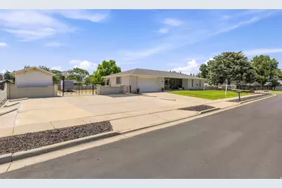 748 E Silver Sage Dr, Sandy, UT 84094 - Photo 3
