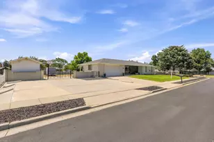 748 E Silver Sage Dr, Sandy, UT 84094 - Photo 3