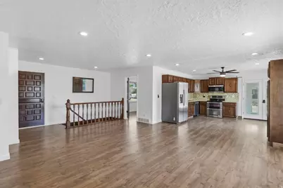 748 E Silver Sage Dr, Sandy, UT 84094 - Photo 9
