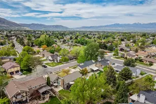 2373 E Glacier View Dr S, Sandy, UT 84092 - Photo 41